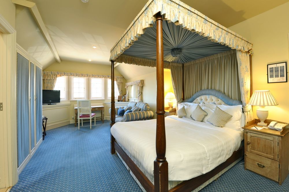 Hotel The Montagu Arms à Beaulieu Extérieur photo